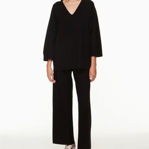 Aritzia Wilfred Free Souvenir Set Size Large in Black